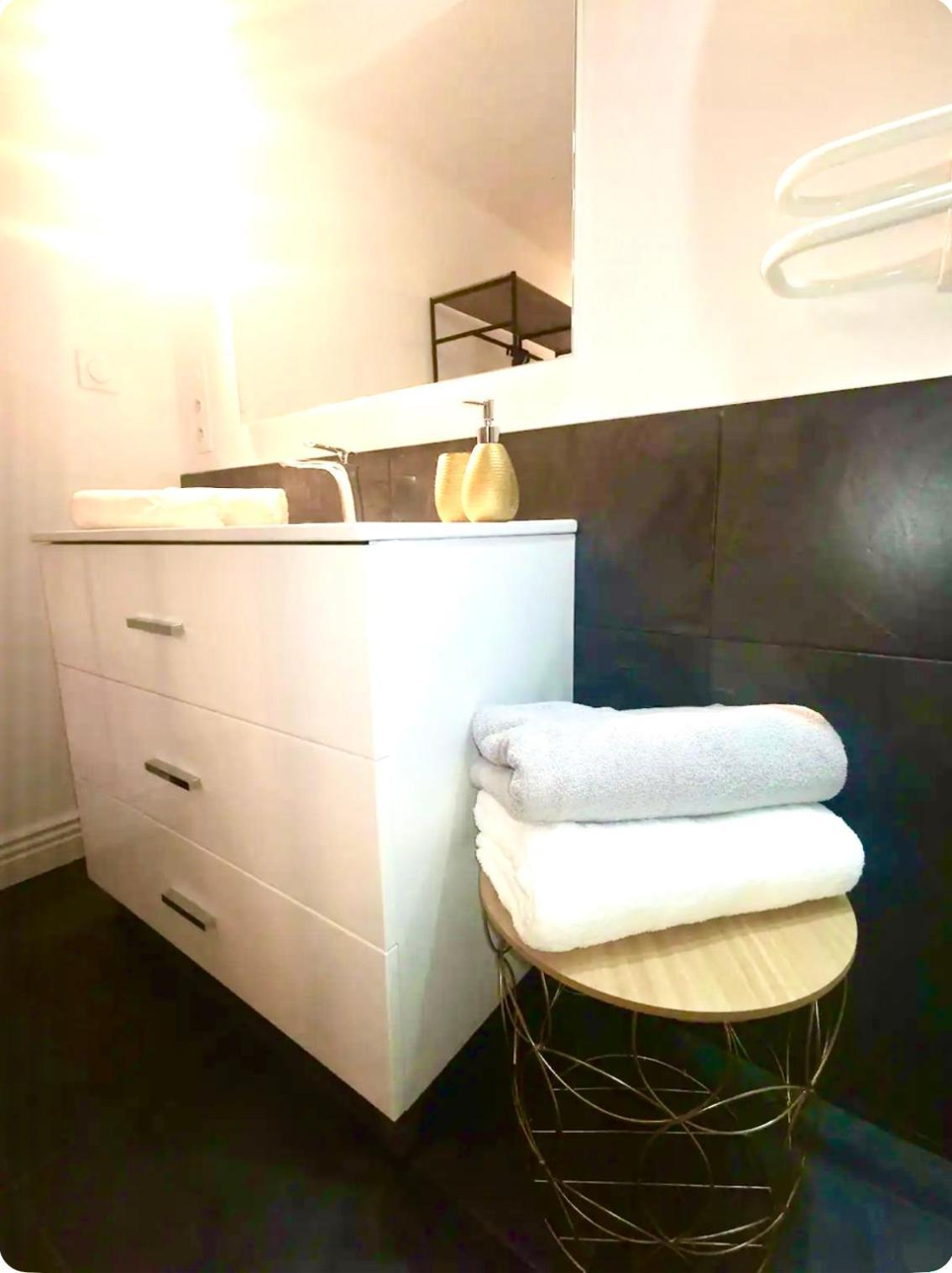 Appart-One Terrasse Jacuzzi Parking 카르카손 외부 사진